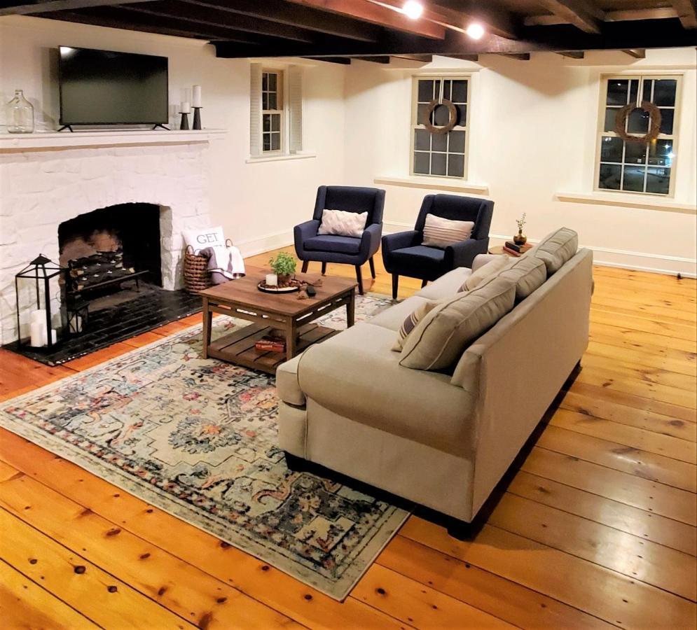 Downingtown Manor - 1900S Farmhouse With Creek Views 외부 사진