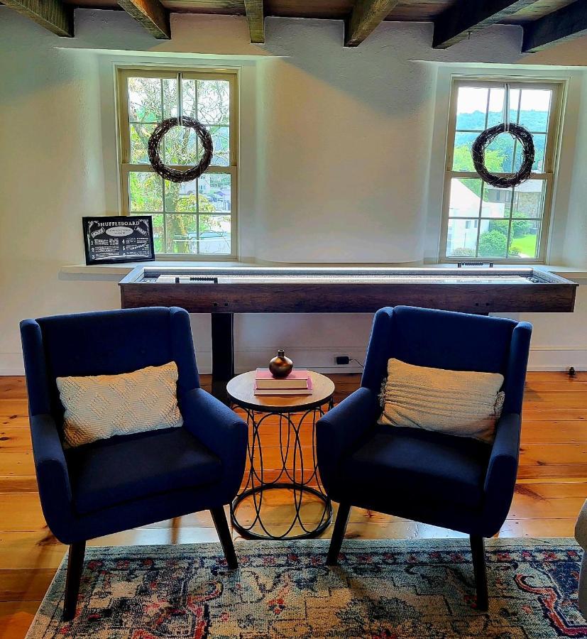 Downingtown Manor - 1900S Farmhouse With Creek Views 외부 사진